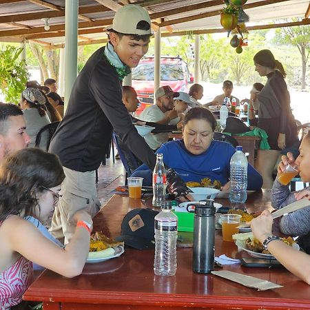 Hostal Sol De Verano Dona Lilia Villavieja Bagian luar foto