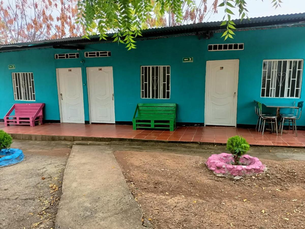 Hostal Sol De Verano Dona Lilia Villavieja Bagian luar foto